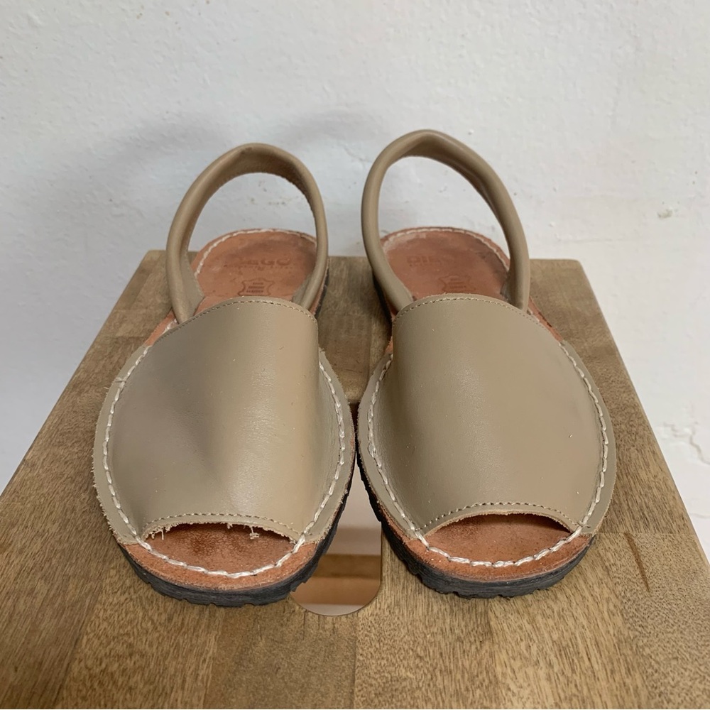 Diegos Avarcas in Sand